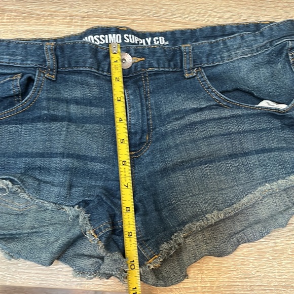 Mossimo Supply Co. Cut-Off Shorts - Size 17 - Picture 5 of 6
